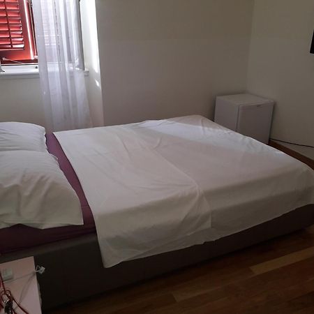 Studio On Main Pedestrian Street Apartment พูลา ภายนอก รูปภาพ
